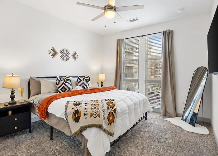The Stockyard Retreat - Pool, Gym & Free Parking Fort Worth