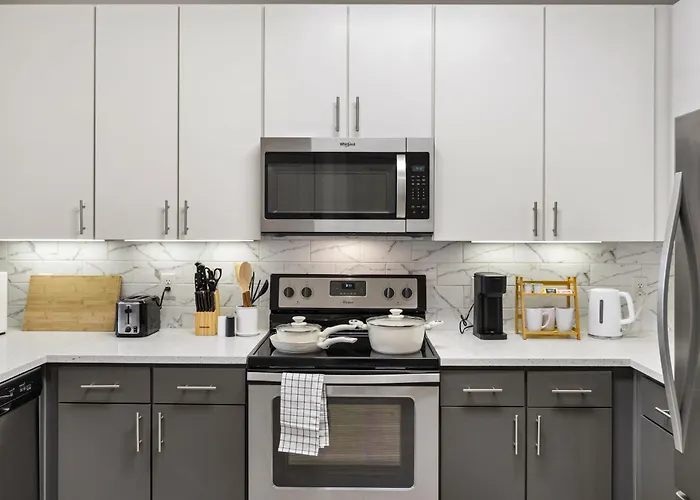 The Stockyard Retreat - Pool, Gym & Free Parking * Fort Worth