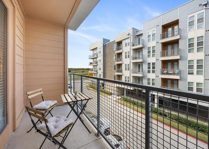 The Stockyard Retreat - Pool, Gym & Free Parking Fort Worth