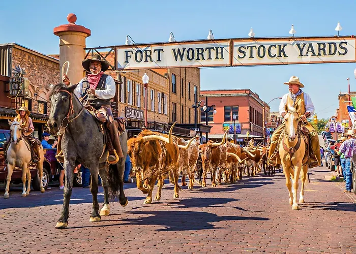 The Stockyard Retreat - Pool, Gym & Free Parking * Fort Worth